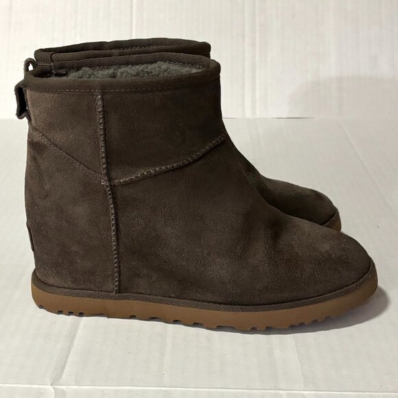 UGG Classic Femme Mini Snow Boots - Picture 4 of 8
